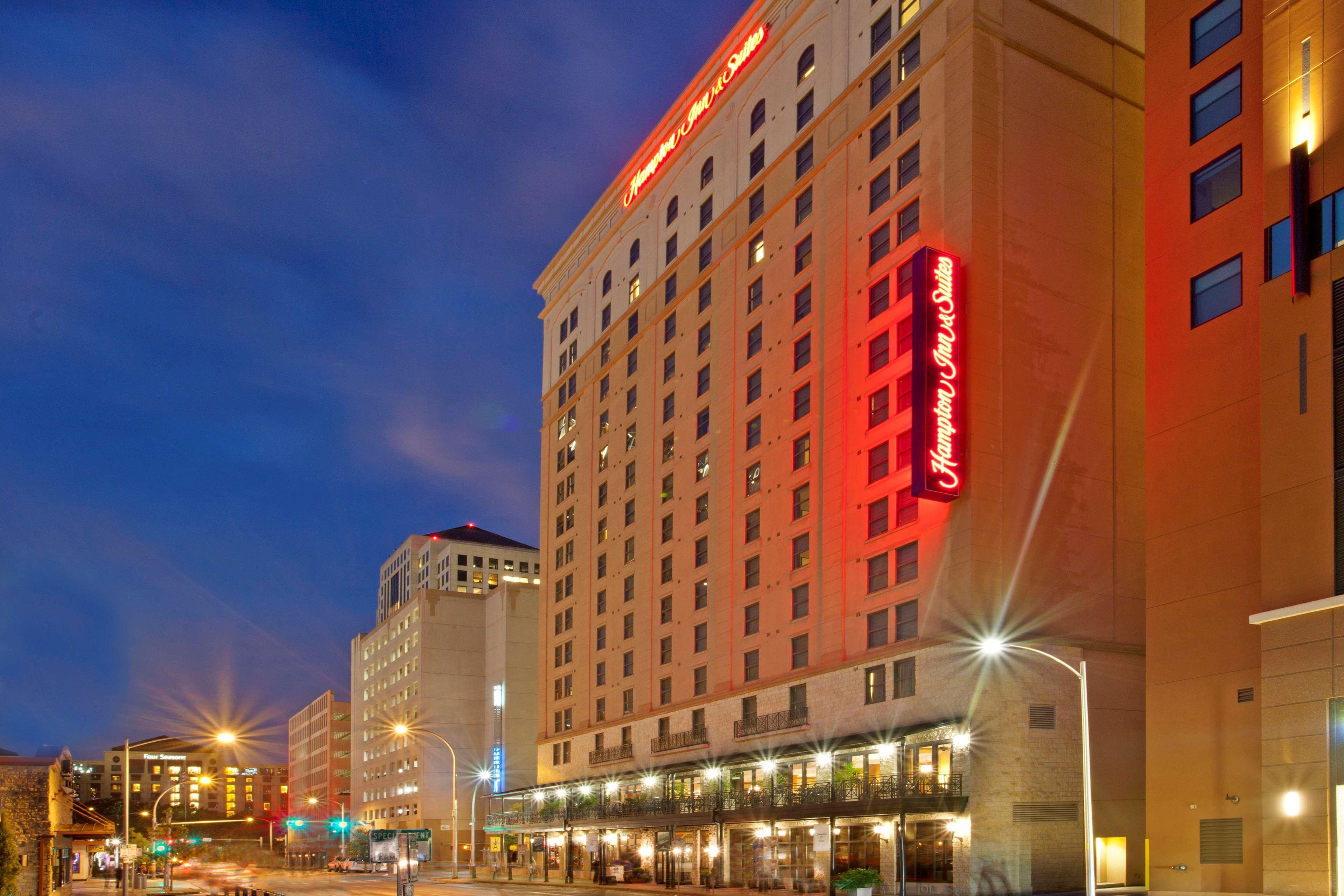 Hampton Inn & Suites Austin-Downtown/Convention Center Экстерьер фото